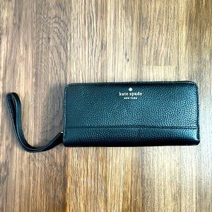 NWT Kate Spade • Mandy Southport Black Clutch/Wristlet